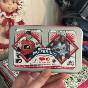 1998 D O N R U S S hockey card tin